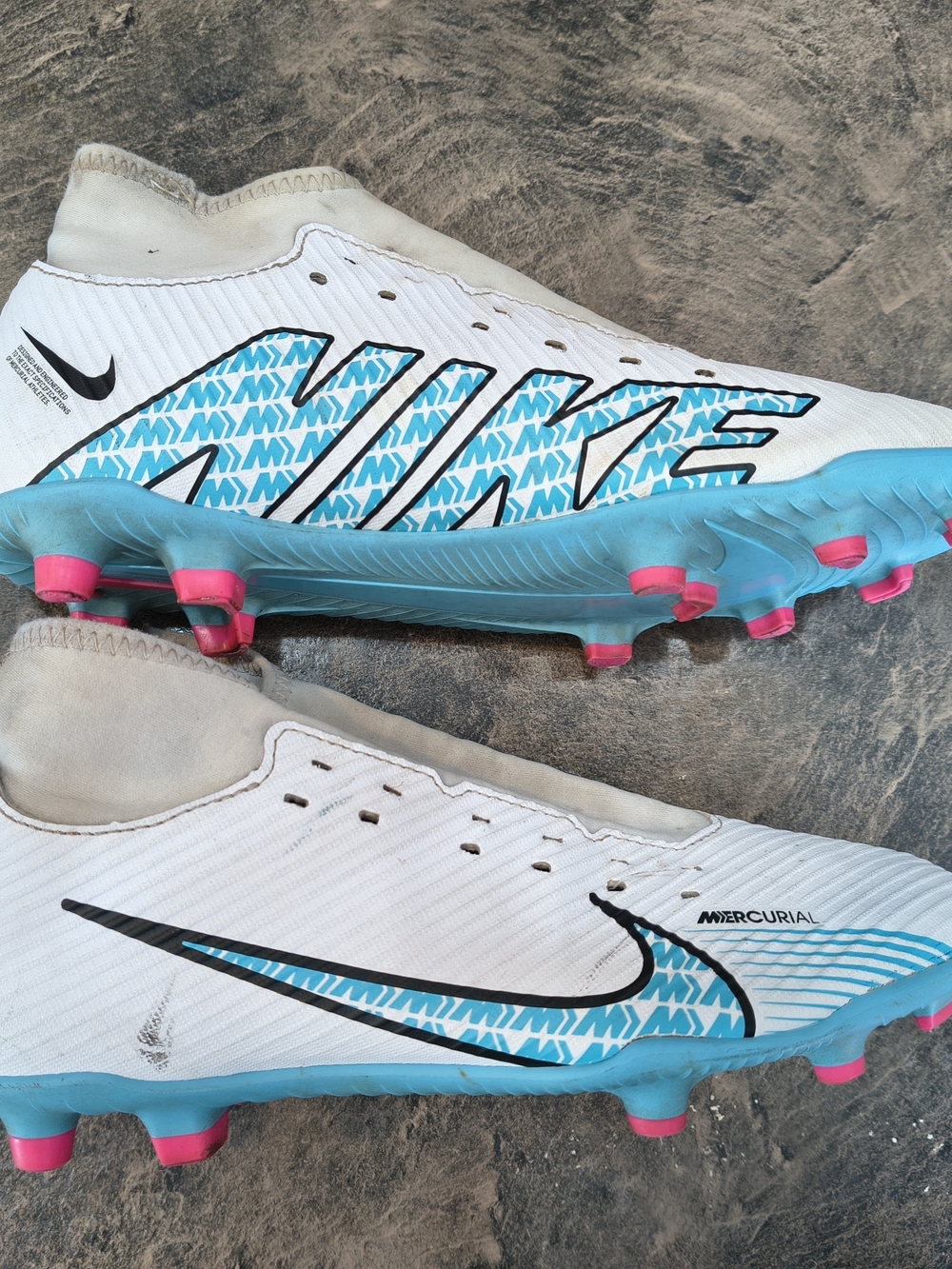 Teens. Nike Mercurial Soccer Cleats - White & Turquoise with Pink Studs
